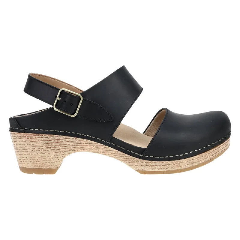 Versatile and adaptable women's shoes for every occasionDansko Women's Lucia Black Oiled Pull Up