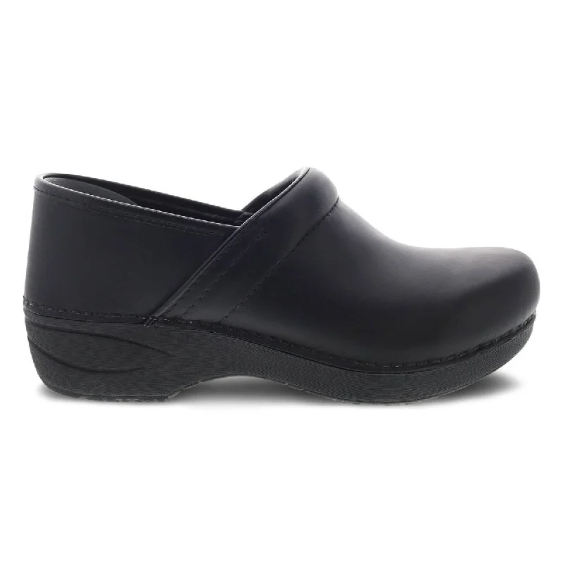 Warm and cozy women's shoes for winterDansko Women's XP 2.0 Black Waterproof Pull Up