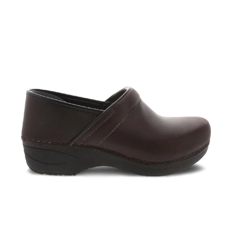 Flattering and stylish women's shoes for wide feetDansko Women's XP 2.0 Clog - Brown Waterproof