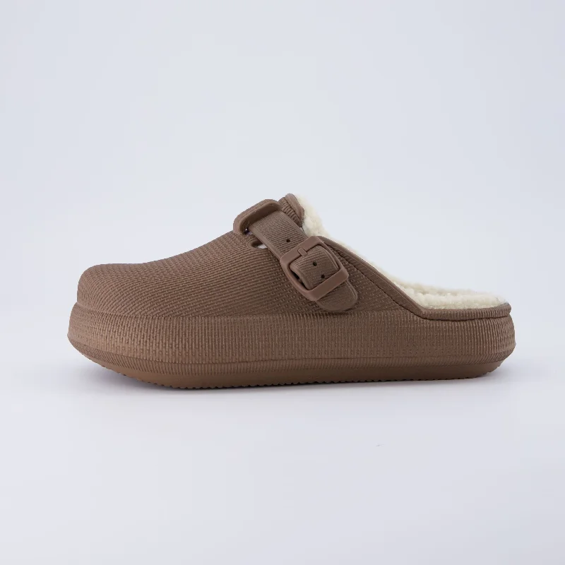 Versatile and elegant women's shoes for any outfitFable Fur Cloud Clog