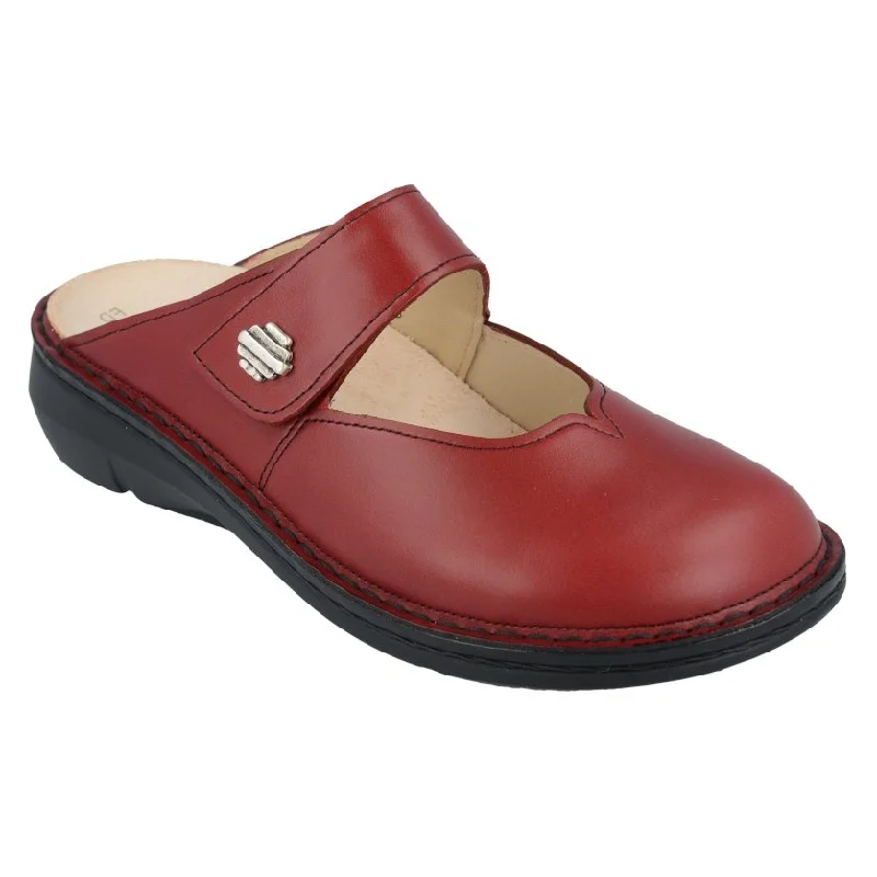 Luxurious and opulent women's shoe optionsFinn Comfort Women's Roseau - Red Sierra