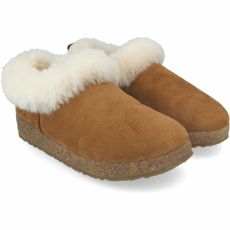 Versatile and stylish women's shoes for everyday chicHaflinger Iceland Clogs