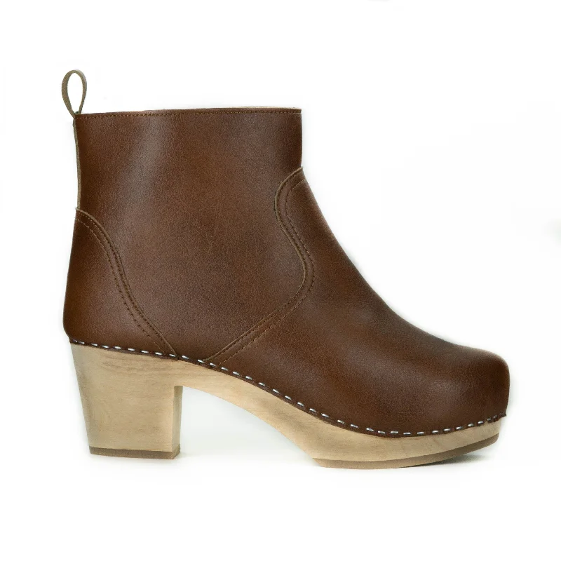 Comfy casual women's shoes for everyday wearMarlowe Clog Boot in Tan from Novacas