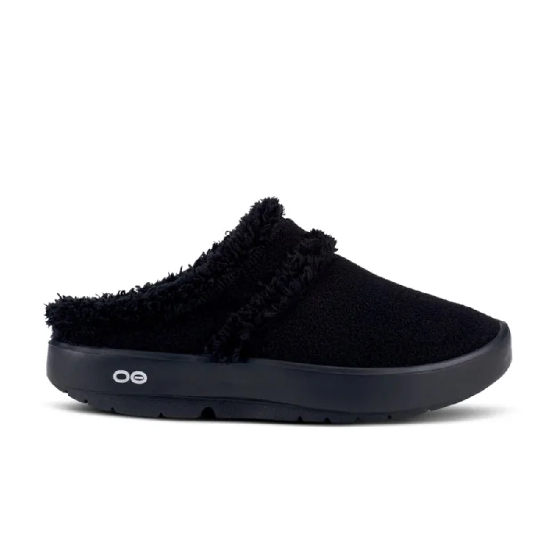 Chic and stylish women's shoes for cocktail partiesOOFOS Women's OOcoozie Mule - Black Sherpa