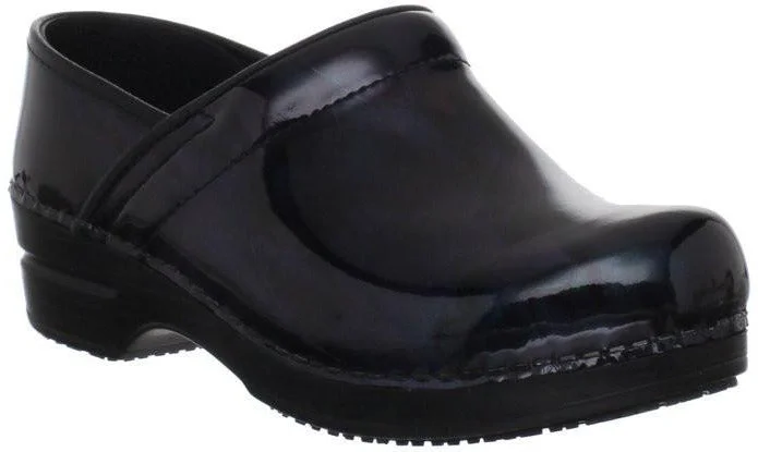 Comfy and stylish women's shoes for everyday casual wearSanita Women's Acasia Clog