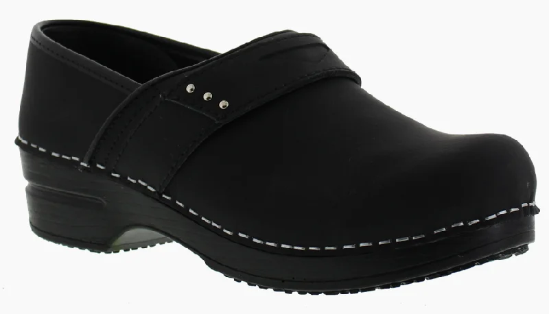 Classic and timeless women's footwear choicesSanita Women's Penelope Clog
