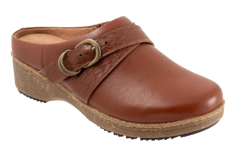 Chic and stylish women's shoes for graduation ceremoniesAsmara