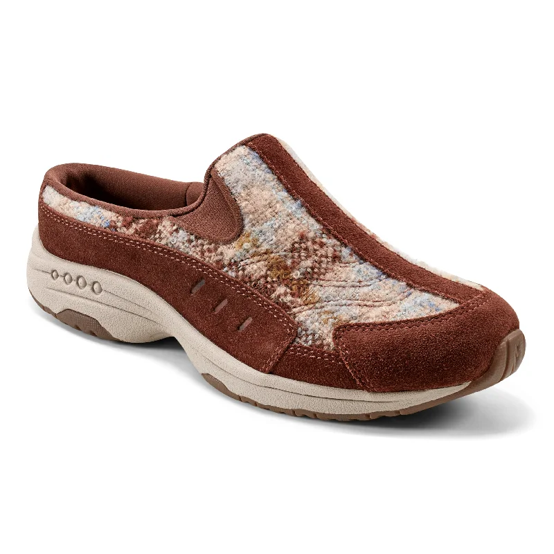 Stylish and comfortable women's shoes for long days at workTraveltime Clogs