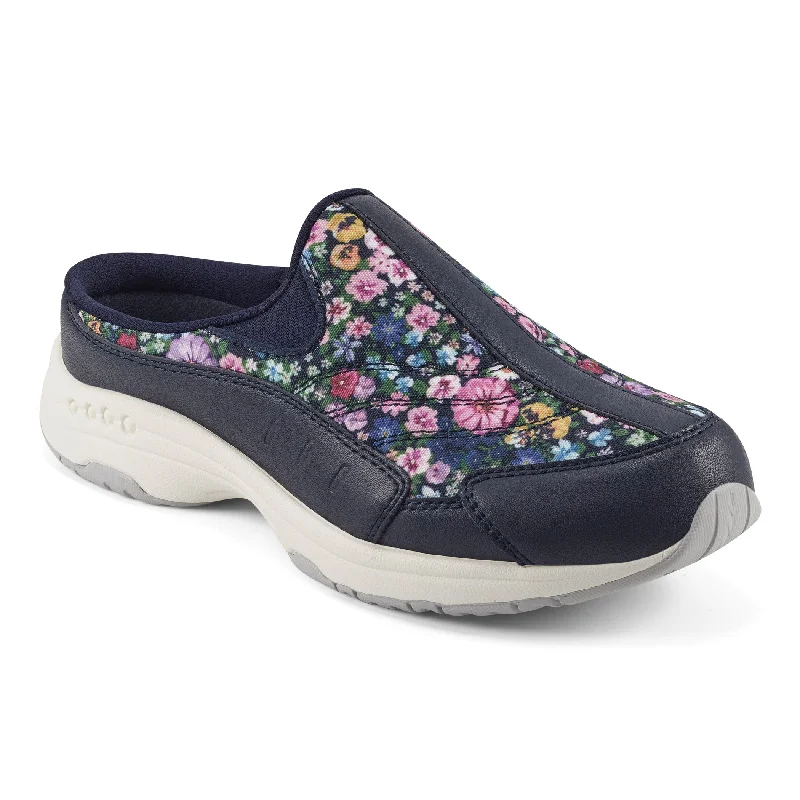 Stylish and comfortable women's shoes for long days at workTraveltime Clogs