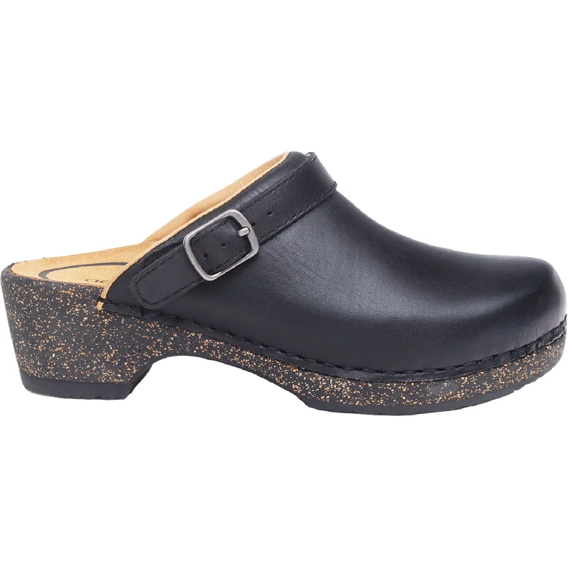 Feminine and romantic women's shoe designsWomen's Aetrex Beckie Black Leather