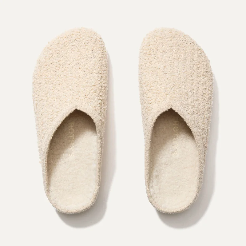 Bold and statement-making women's shoes for the bold and beautifulThe Cozy Clog - Honeybun Bouclé
