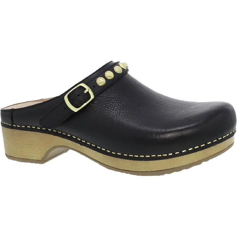 Versatile and chic women's shoes for everyday eleganceWomen's Dansko Britton Black Tumbled Leather