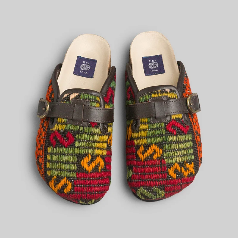 Elegantly crafted women's shoesWomen's Kilim Clog Size 8