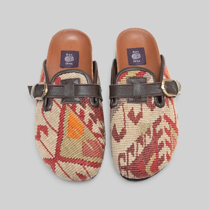 Bold and statement-making women's shoes for the bold and beautifulWomen's Kilim Clog Size 8 Bold and statement-making women's shoes for the bold and beautifulWomen's Kilim Clog Size 8