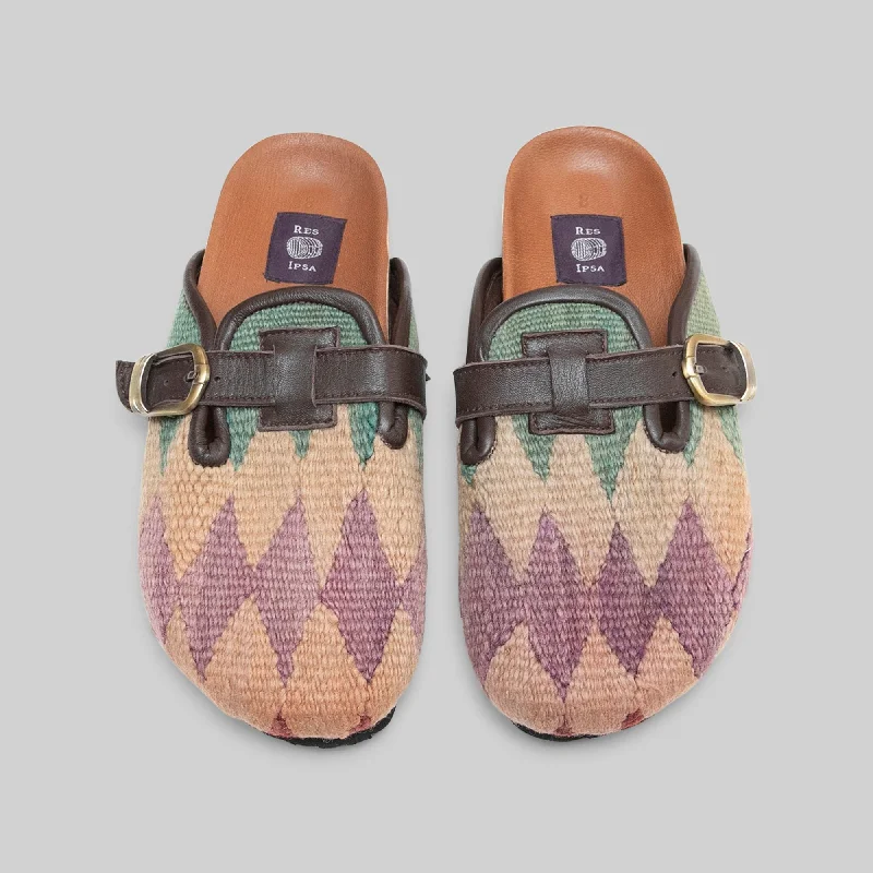 Flattering and stylish women's shoes for petite feetWomen's Kilim Clog Size 8