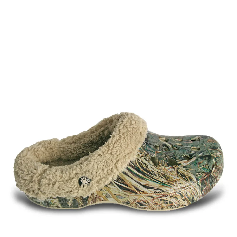 Practical and stylish women's shoes for travelWomen's Mossy Oak Fleece Dawgs - Duck Blind