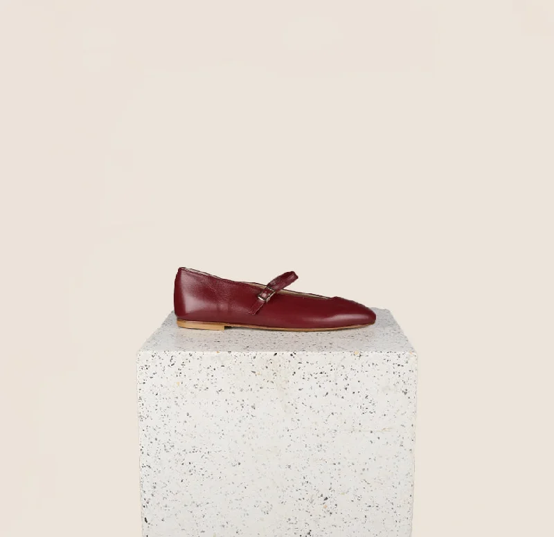 Chic and sophisticated women's footwear for workBari - Rouge