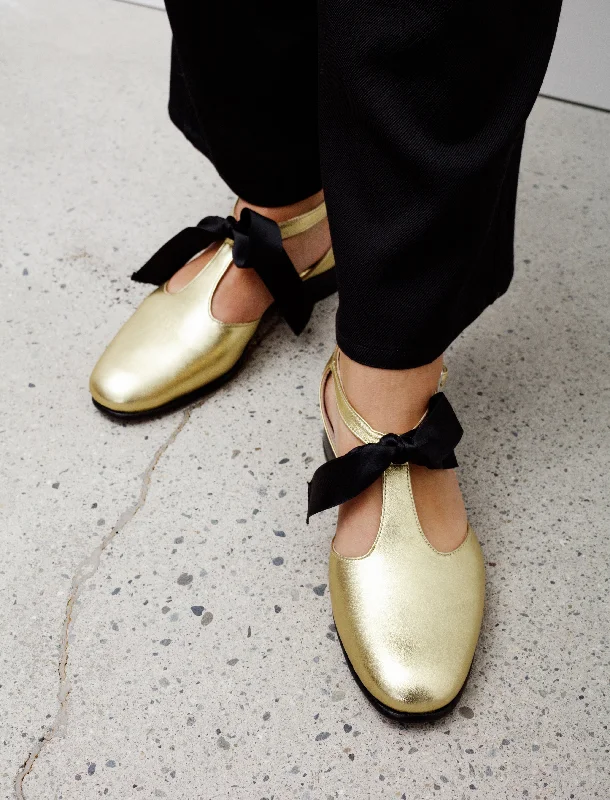 Versatile and stylish women's shoes for all occasions and seasonsGold Theatre Shoe Versatile and stylish women's shoes for all occasions and seasonsGold Theatre Shoe