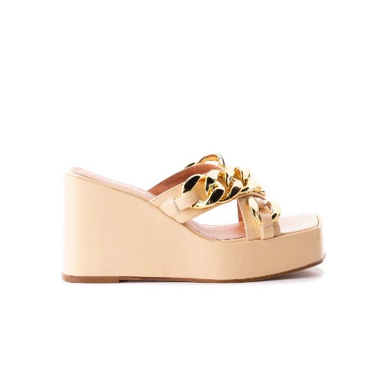 Warm and cozy women's shoes for winterCancun Nude Leather