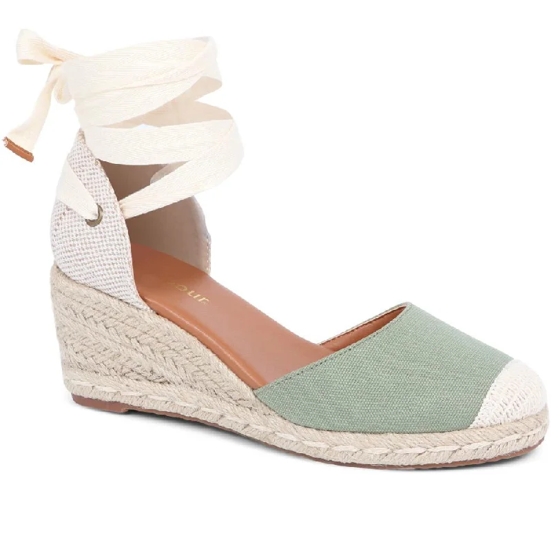 Chic and stylish women's shoes for cocktail partiesCandice Espadrille Wedge Sandals - BARBR37507 / 323 658 Chic and stylish women's shoes for cocktail partiesCandice Espadrille Wedge Sandals - BARBR37507 / 323 658