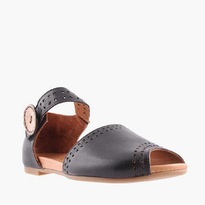 Fashion-forward and trendy women's shoe stylesCARTER BLACK