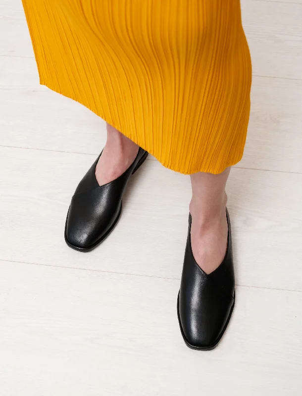 Stylish and supportive women's shoes for high archesOxane Foldover Lamskin Slipper Stylish and supportive women's shoes for high archesOxane Foldover Lamskin Slipper