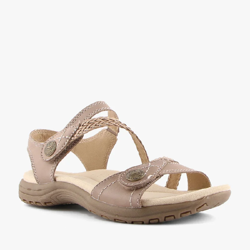Chic and stylish women's shoes for graduation ceremoniesCROP TAUPE