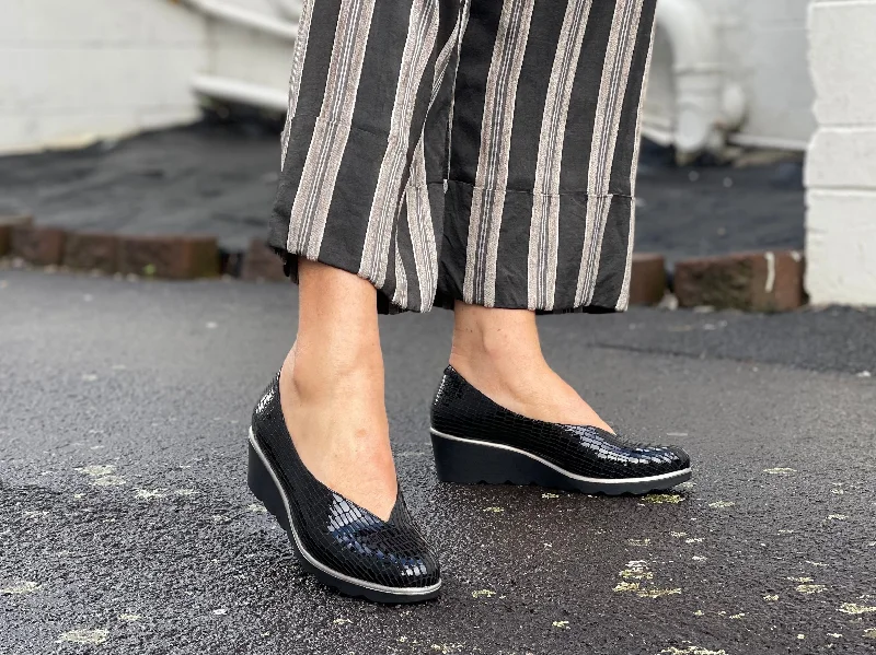 Comfy and casual women's shoes for the weekendD'chicas Bronte available in 2 colours