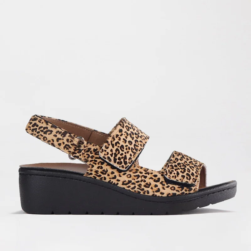 Elegant and sophisticated women's shoes for dinner datesDouble Band Wedge Slingback Sandal with Removable Footbed in Cheetah Print - 12533 Elegant and sophisticated women's shoes for dinner datesDouble Band Wedge Slingback Sandal with Removable Footbed in Cheetah Print - 12533
