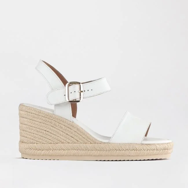 Chic and versatile women's footwearEspadrille Wedge Sandal in White - 12683