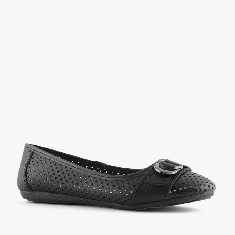 Elegant and sophisticated women's shoes for opera nightsEVER BLACK