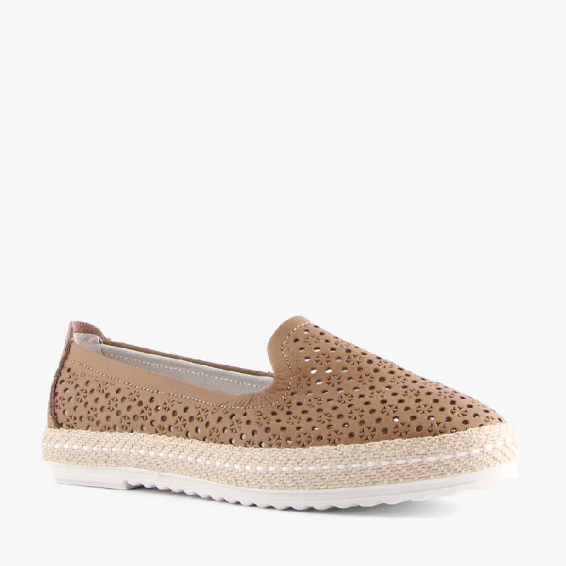 Chic and stylish women's shoes for fashion-conscious womenFLORA TAN