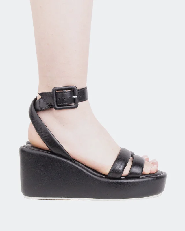 Elegant and sophisticated women's shoes for any formal eventGeralda Black Leather