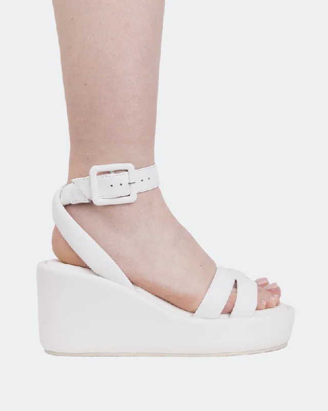 Sleek and modern women's footwear optionsGeralda White Leather