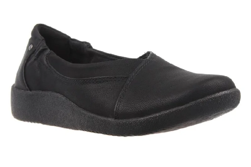 Flattering and figure-hugging women's footwearGERTY BLACK