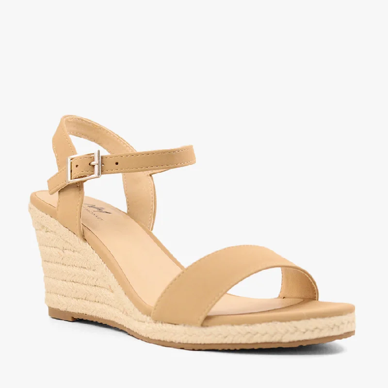 Elegant and classic women's shoes for bridal partiesGODDESS NUDE NUBUCK