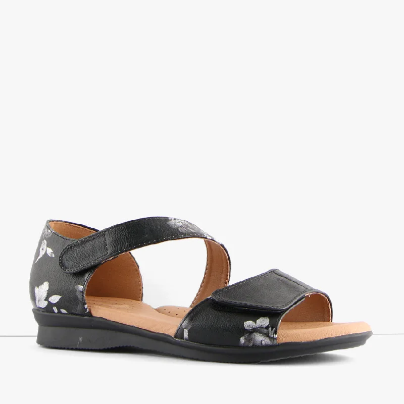 Stylish and practical women's shoes for rainy daysHACK BLACK PRINT