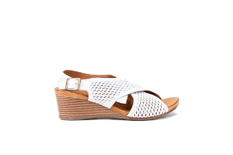 Timeless classic women's shoe designsHELEN WHITE