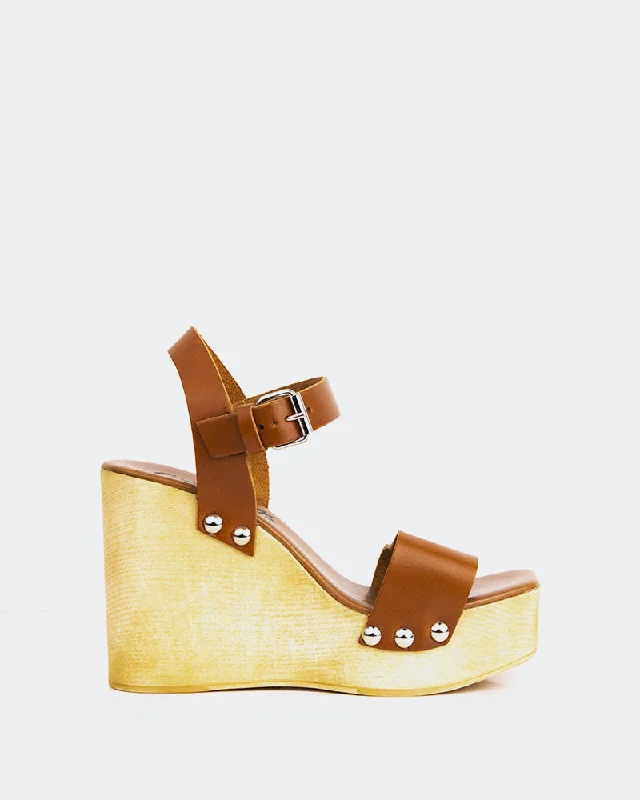 Chic and stylish women's shoes for fashion-conscious womenHeloise Tan Leather