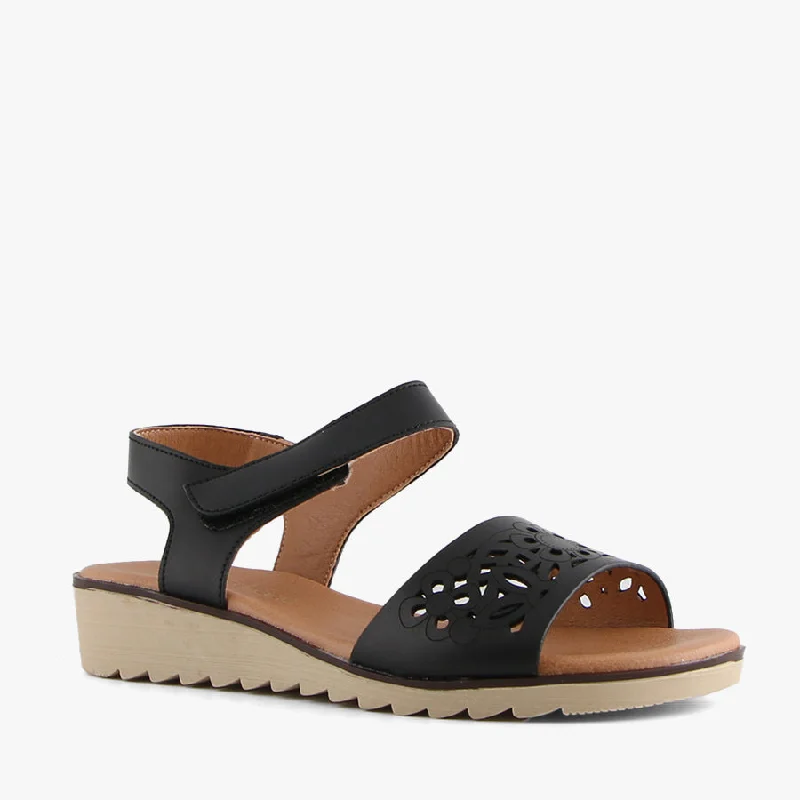 Feminine and romantic women's shoe designsJINGO BLACK