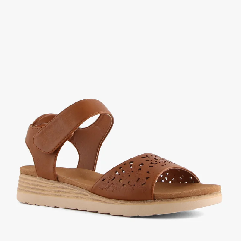 Elegant and refined women's shoe designsLILY TAN