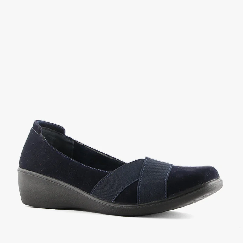 Practical and stylish women's shoes for travelMARLISE NAVY