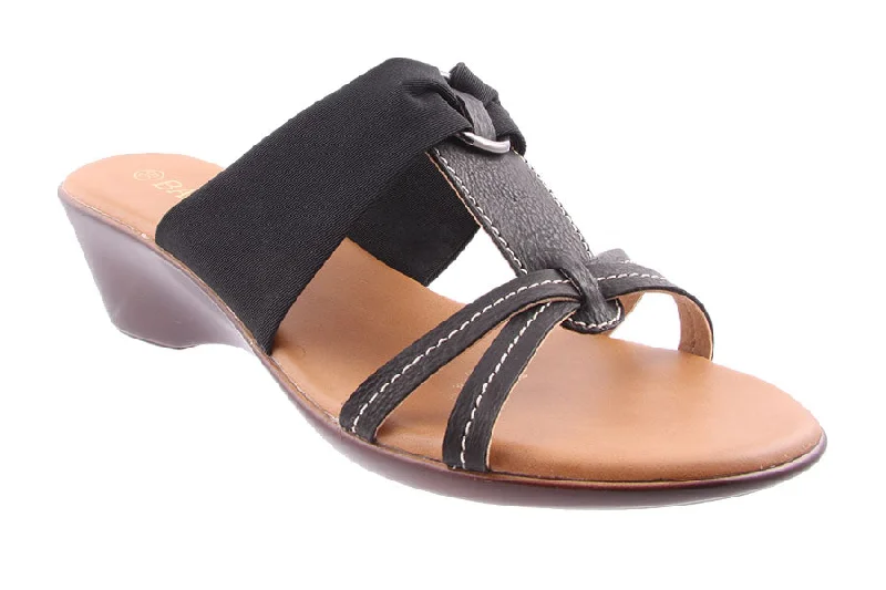 Stylish and comfortable women's shoes for long days at workMATERA BLACK