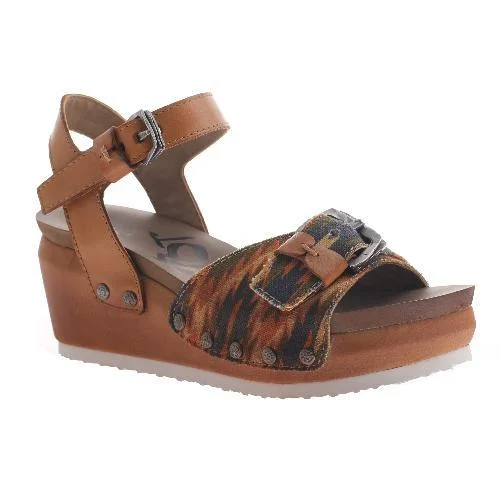 Feminine and dainty women's shoe designsOTBT Women's Danbury Platform Sandal