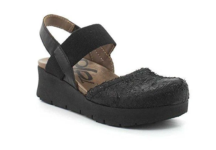 Classic and timeless women's footwear choicesOTBT Women's Roadie Wedge