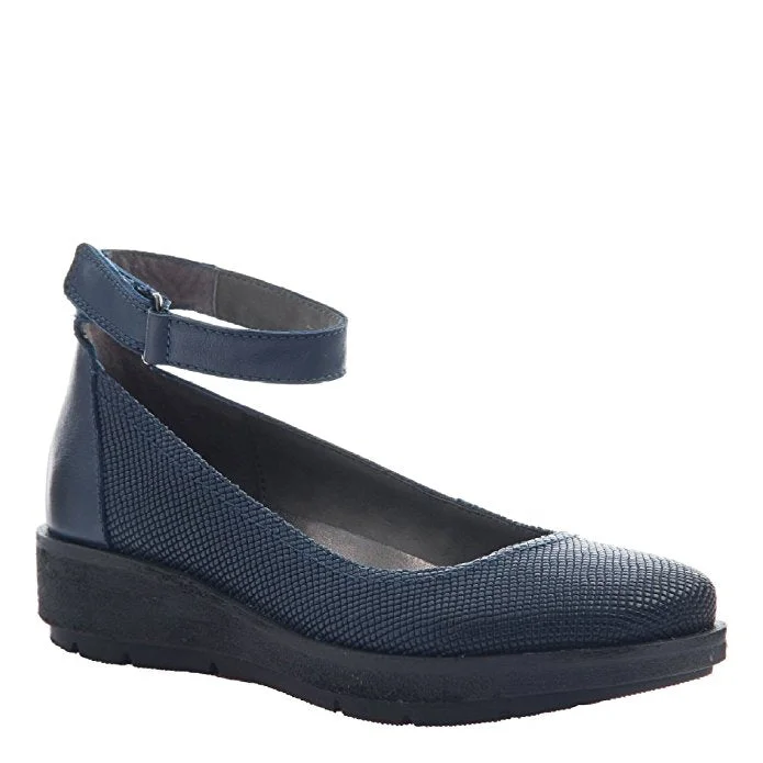 Comfy and stylish women's shoes for everyday comfortOTBT Women's Scamper Shoes