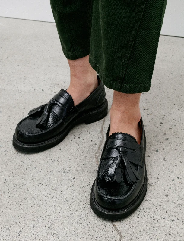Versatile and adaptable women's shoes for every occasionTassel Loafer Black Crackle Patent Leather Versatile and adaptable women's shoes for every occasionTassel Loafer Black Crackle Patent Leather