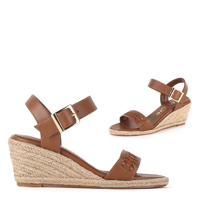 Durable and stylish women's shoes for outdoor activitiesROWN - wedge sandals