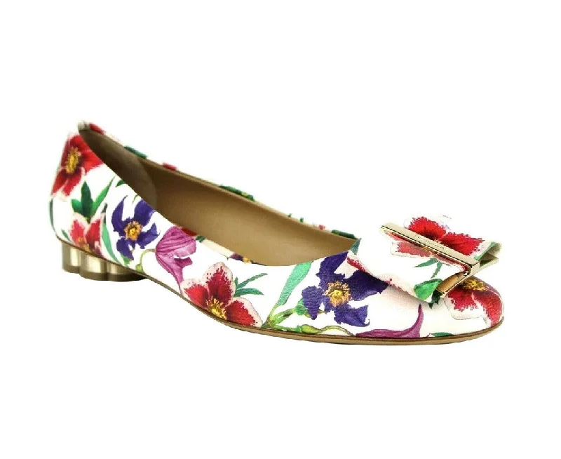 Elegantly stylish women's shoesSalvatore Ferragamo Women's  /  Leather Flats