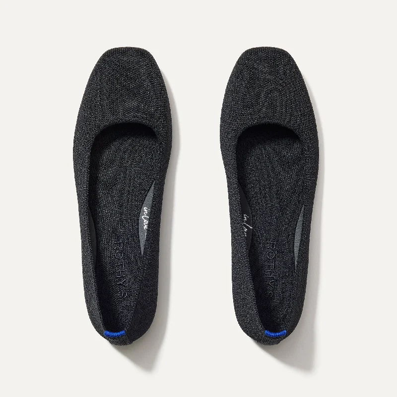Chic and versatile women's footwearThe Max Square - Black